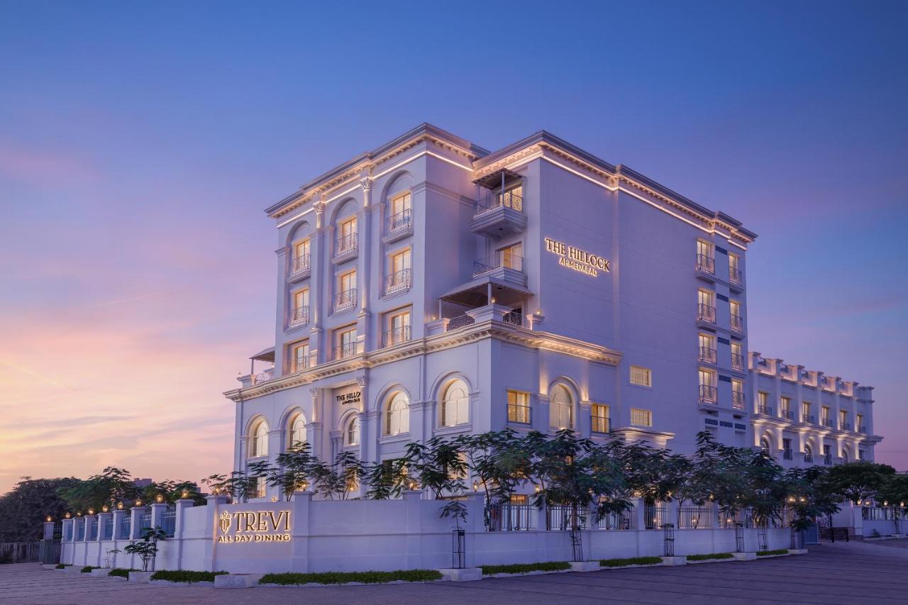 Hotel Hillock Ahmedabad Buitenkant foto