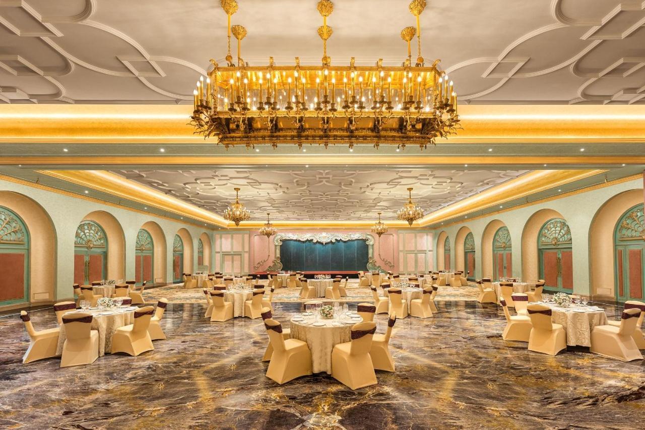 Hotel Hillock Ahmedabad Buitenkant foto