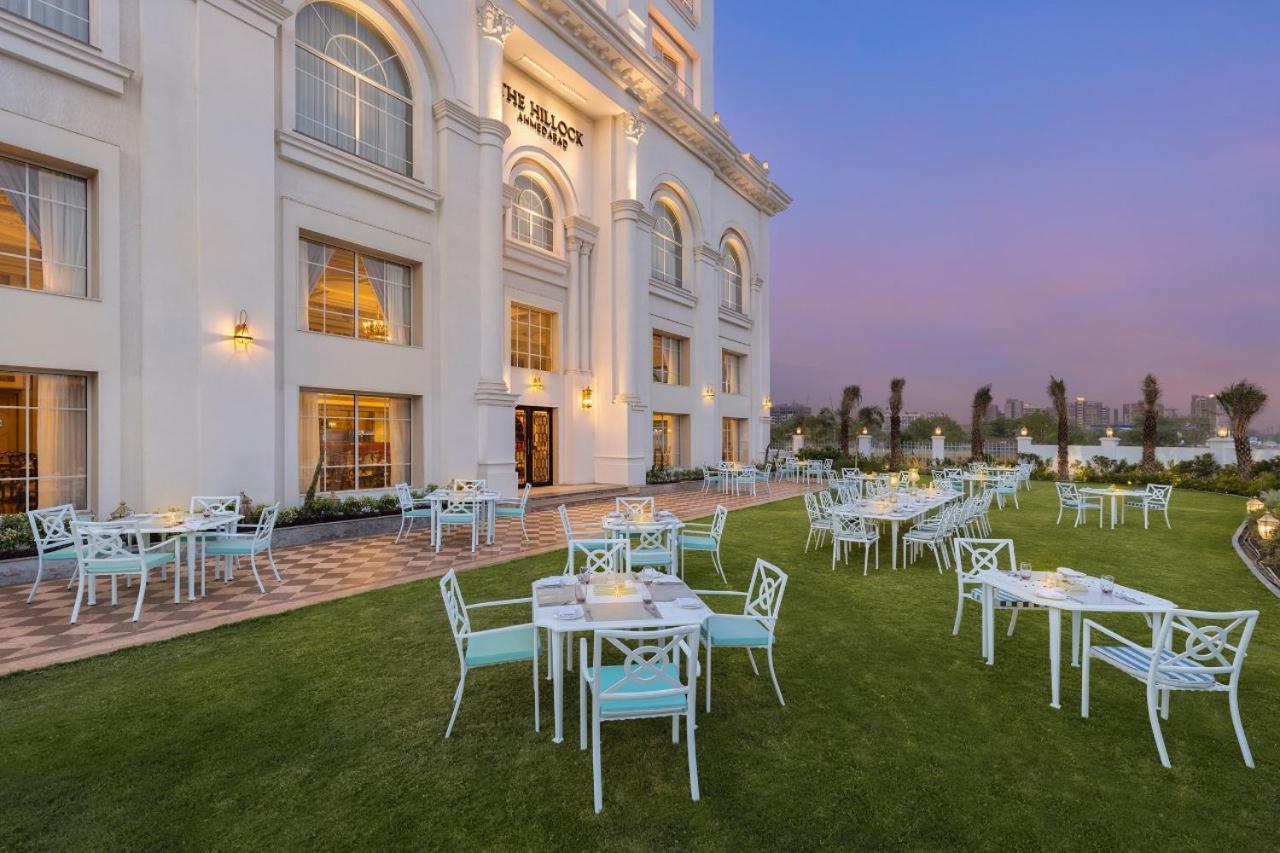 Hotel Hillock Ahmedabad Buitenkant foto