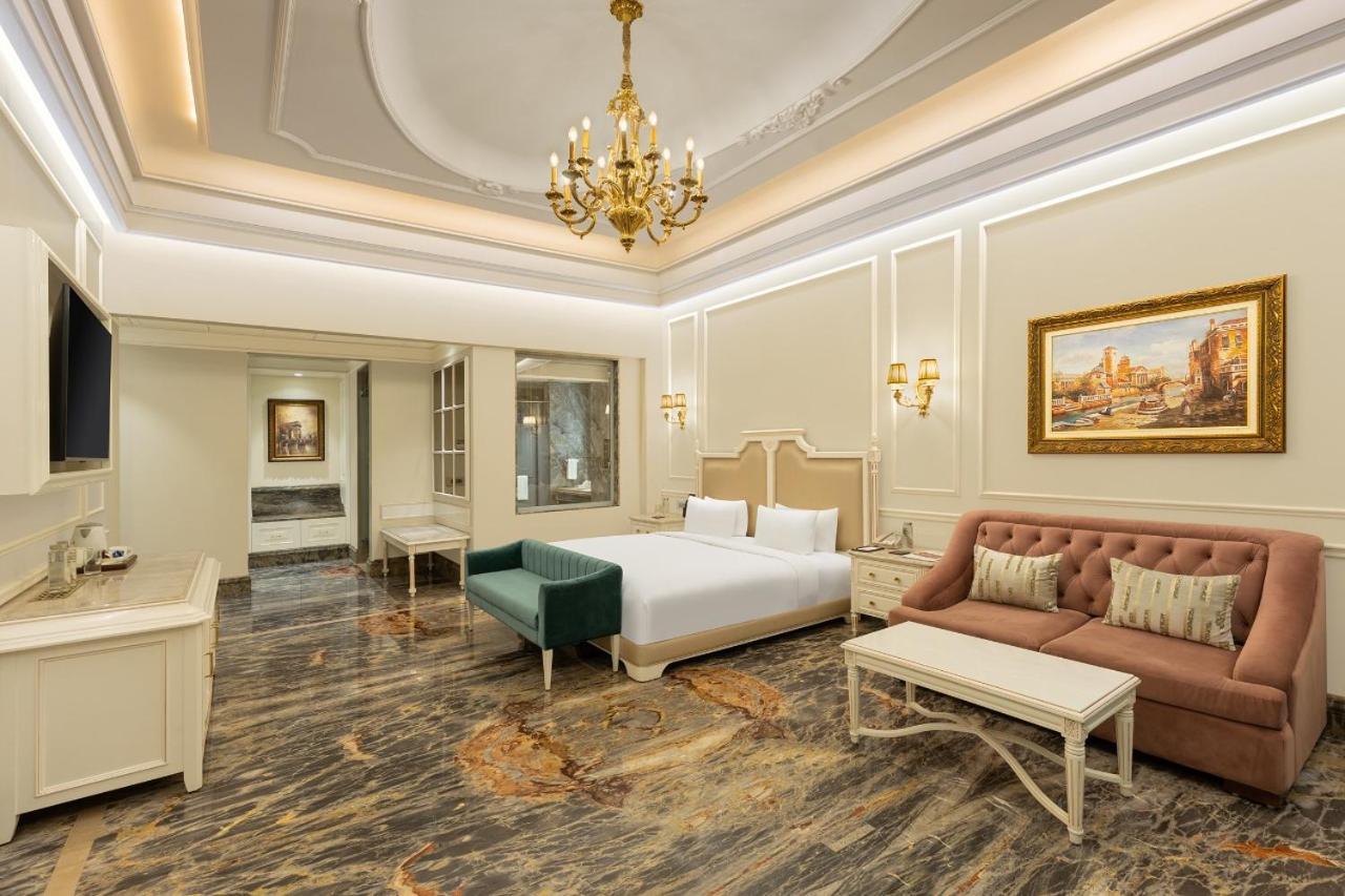Hotel Hillock Ahmedabad Buitenkant foto