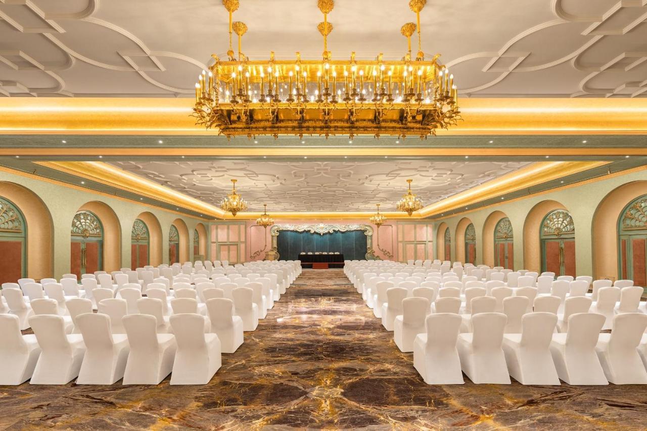 Hotel Hillock Ahmedabad Buitenkant foto